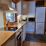 Hovimaeenraitti 5a * Tahkovuori