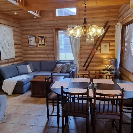 Hovimaeenraitti 5a Apartment