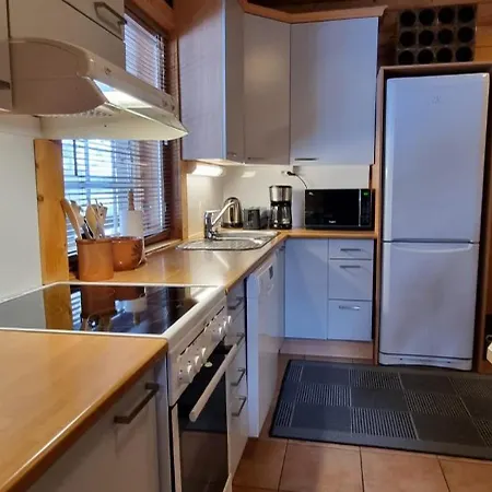 Hovimaeenraitti 5a * Tahkovuori